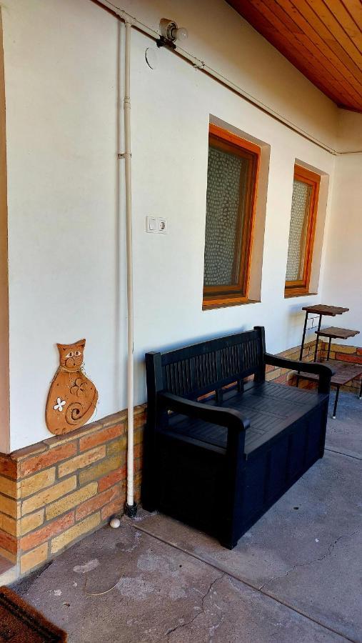 Mandula Apartman Szeged Buitenkant foto