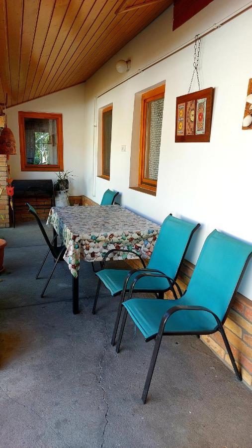 Mandula Apartman Szeged Buitenkant foto
