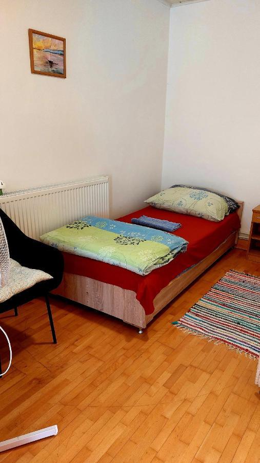 Mandula Apartman Szeged Buitenkant foto