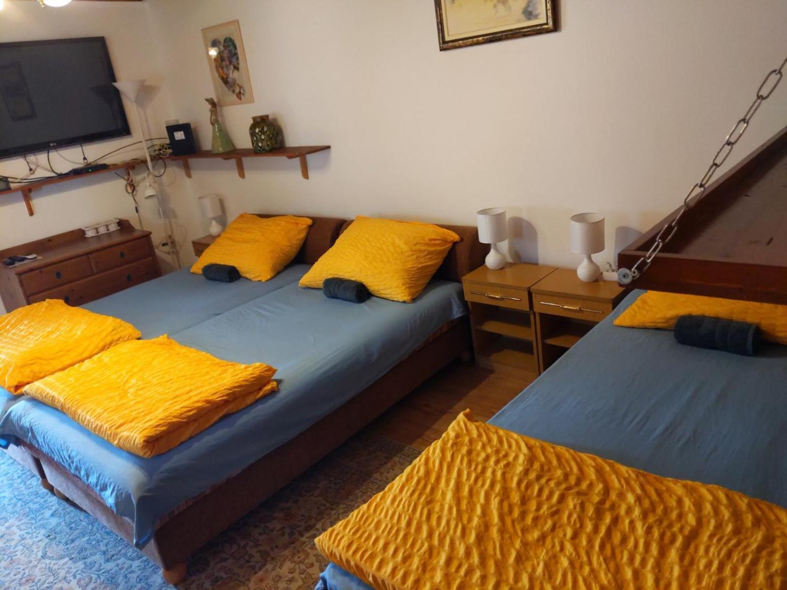 Mandula Apartman Szeged Buitenkant foto