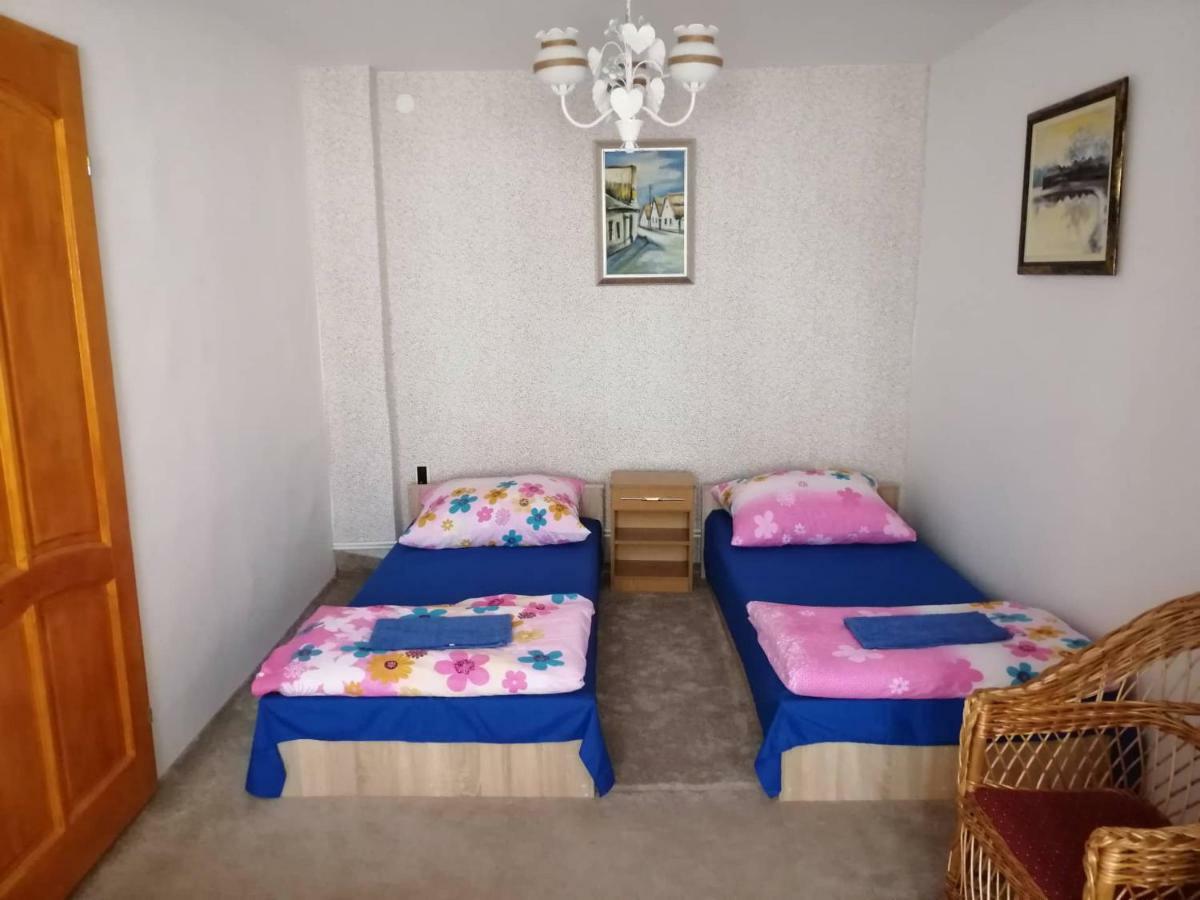 Mandula Apartman Szeged Buitenkant foto